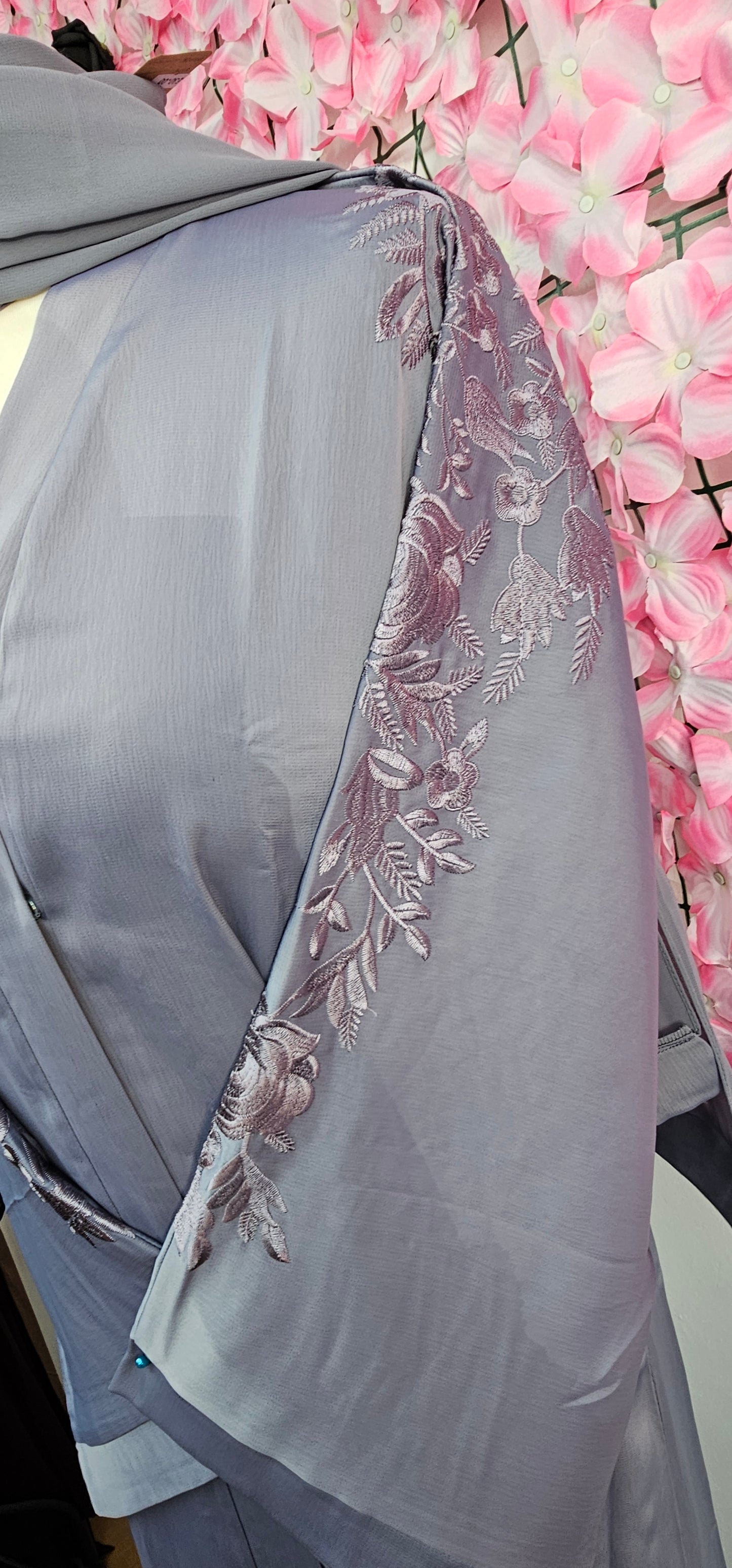 Embroidery Abaya with Buttons & Matching Scarf ā Open or Closed