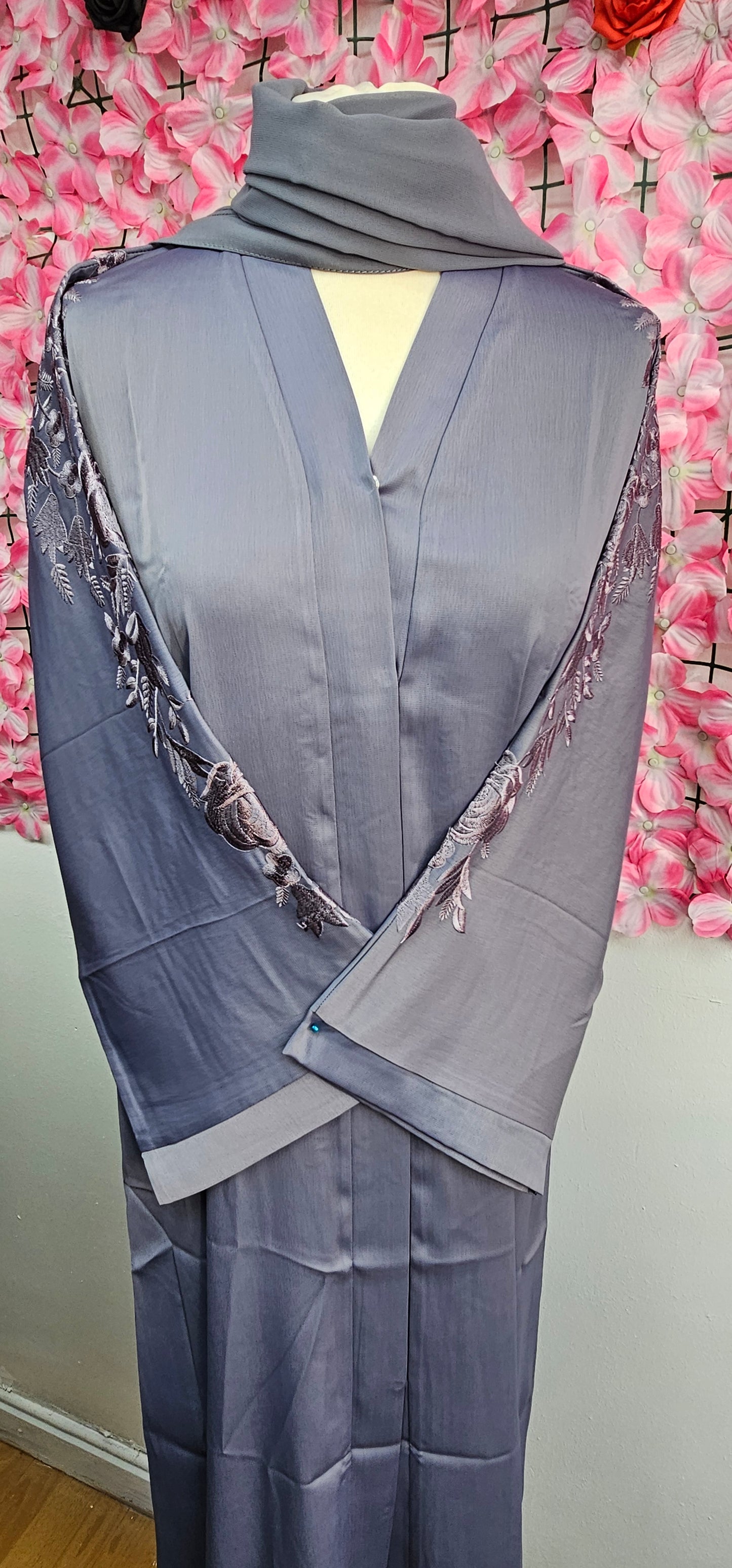 Embroidery Abaya with Buttons & Matching Scarf ā Open or Closed