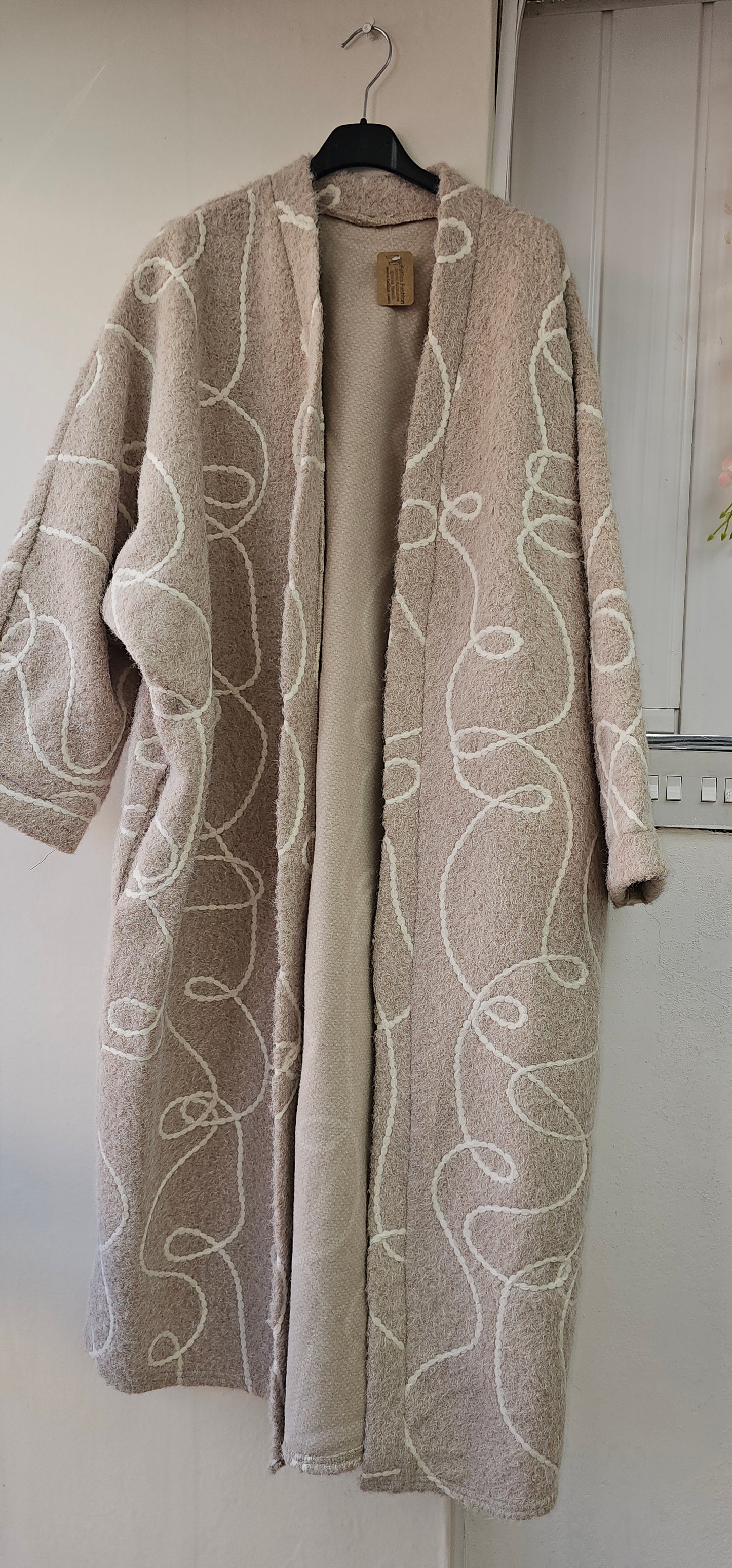 New Embroidered Style Coatigan Style Jacket Perfect for Autumn and Winter Womenswear