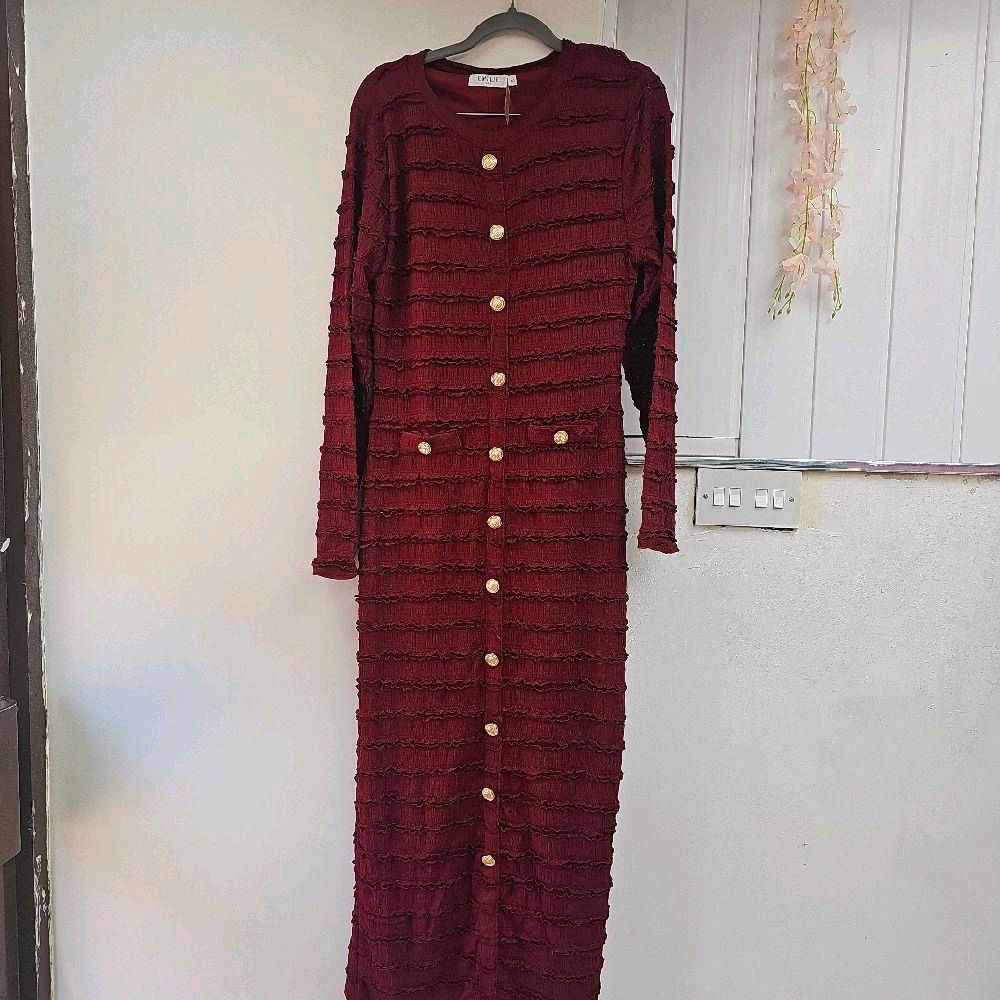 Elegant Long Sleeve Maxi Dress – Plain Fitted Design, Lightweight Fabric, Stylish & Comfortable