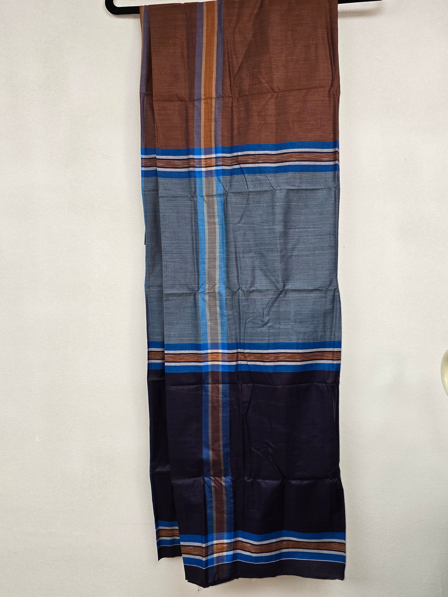 Traditional Bangladeshi Lungi – Comfort & Style
