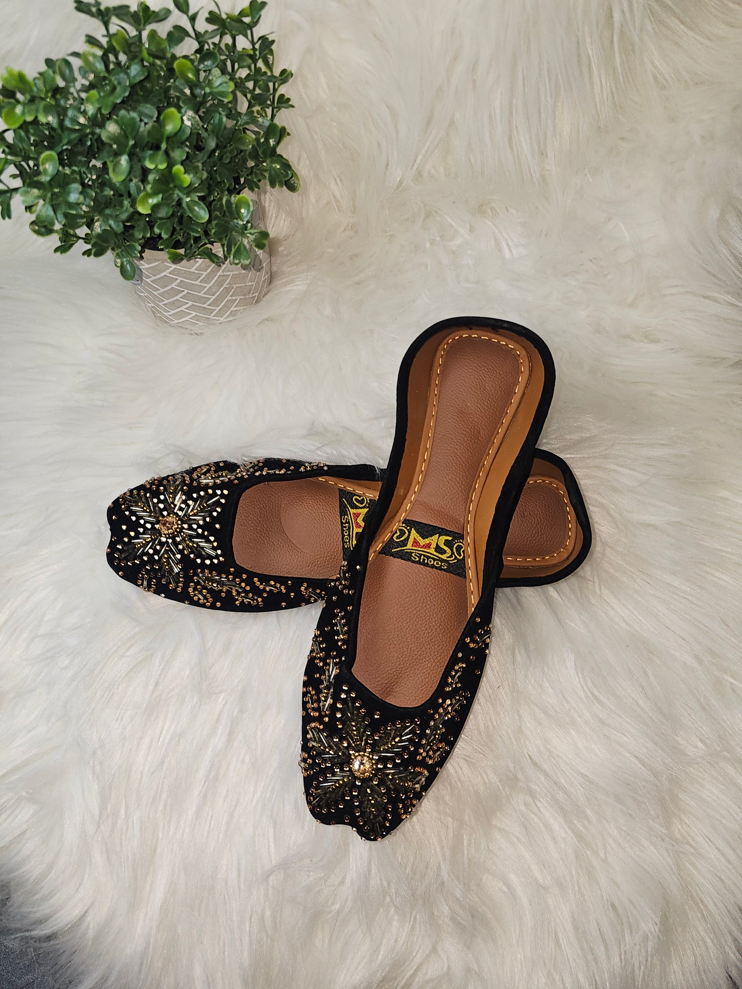 Premium Handmade Khussa – Soft Leather Traditional Shoes