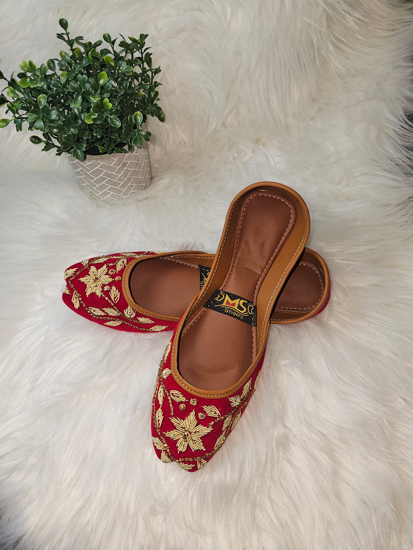 Premium Handmade Khussa – Soft Leather Traditional Shoes