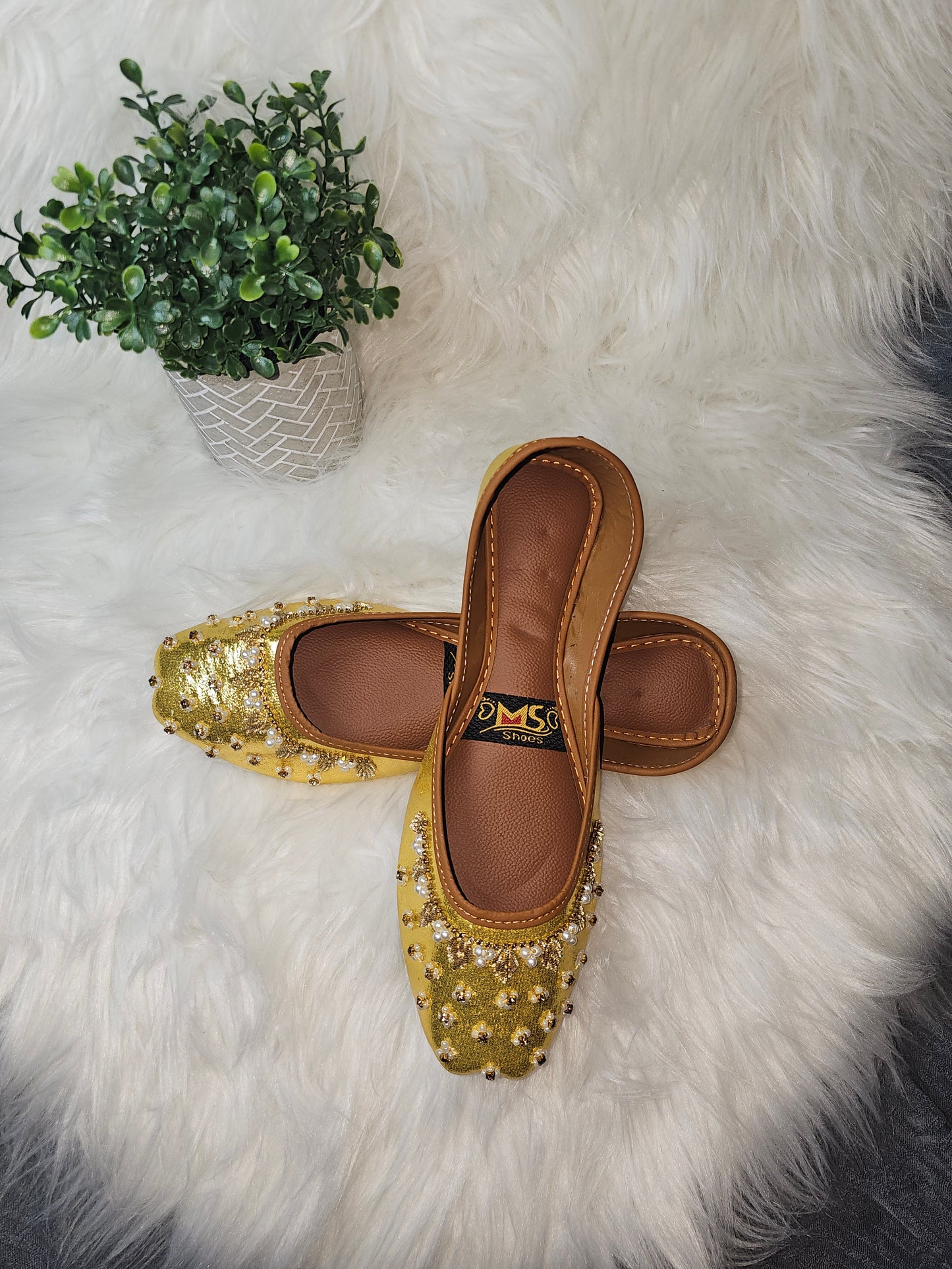 Premium Handmade Khussa – Soft Leather Traditional Shoes