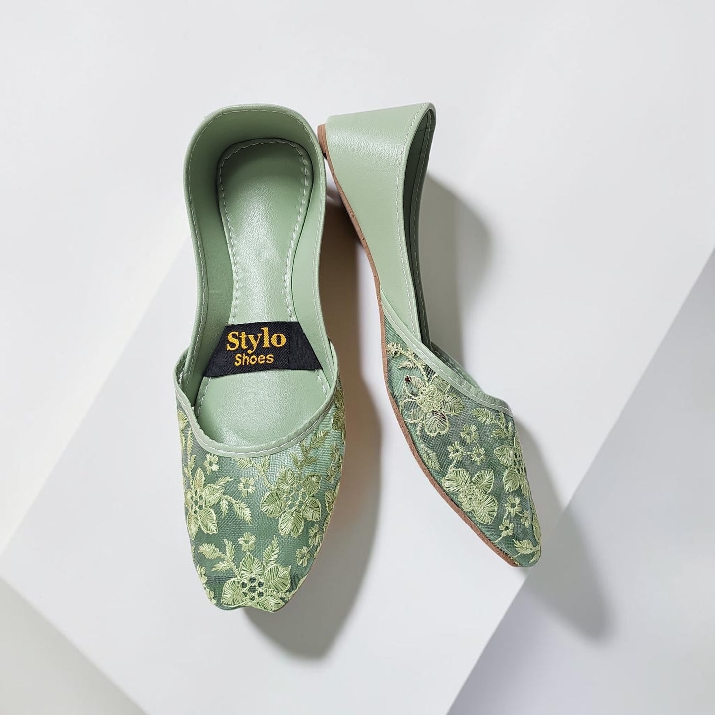 Elegant Women’s Traditional Khussa – Comfortable & Stylish
