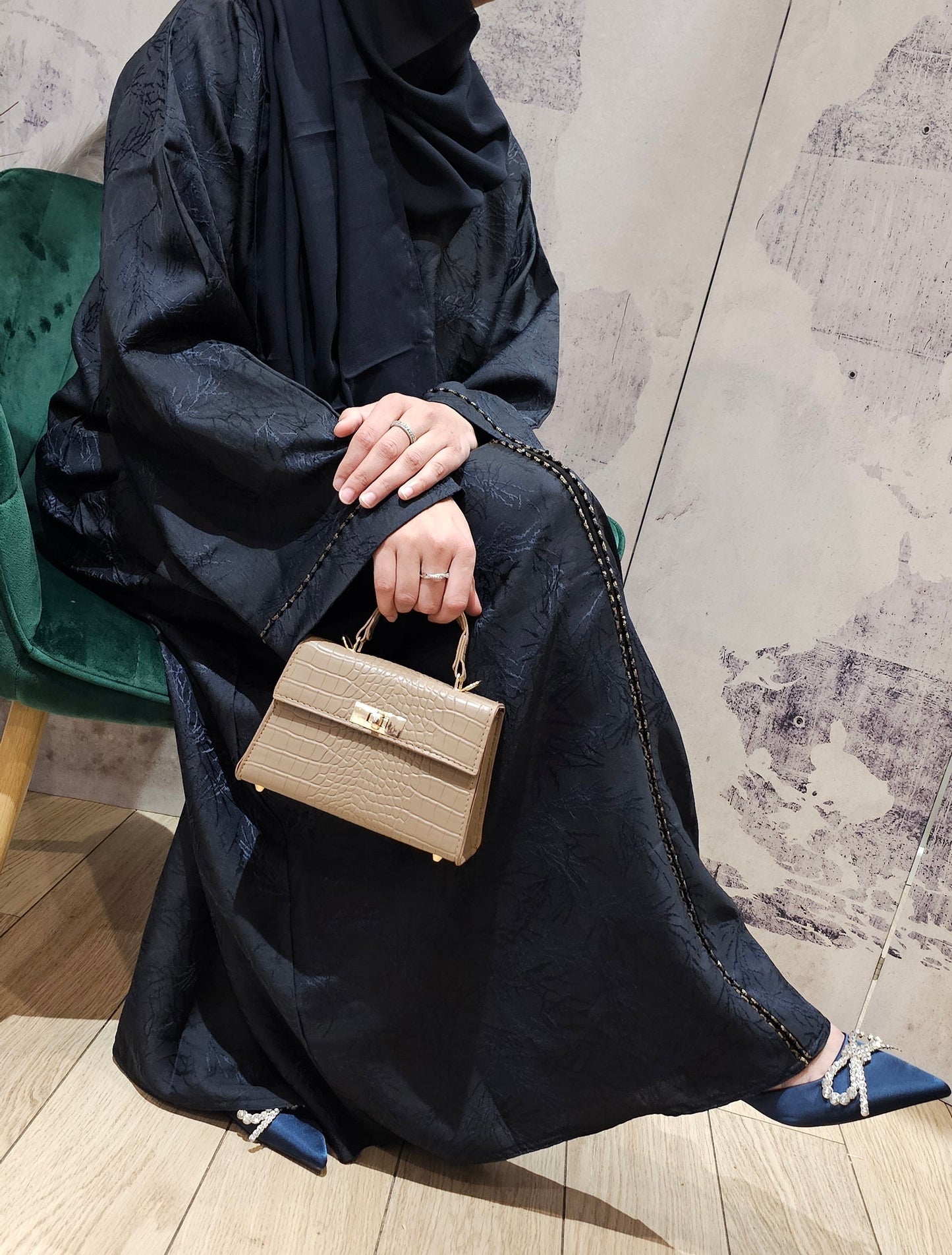 Luxury Jacquard Closed Abaya with Matching Scarf