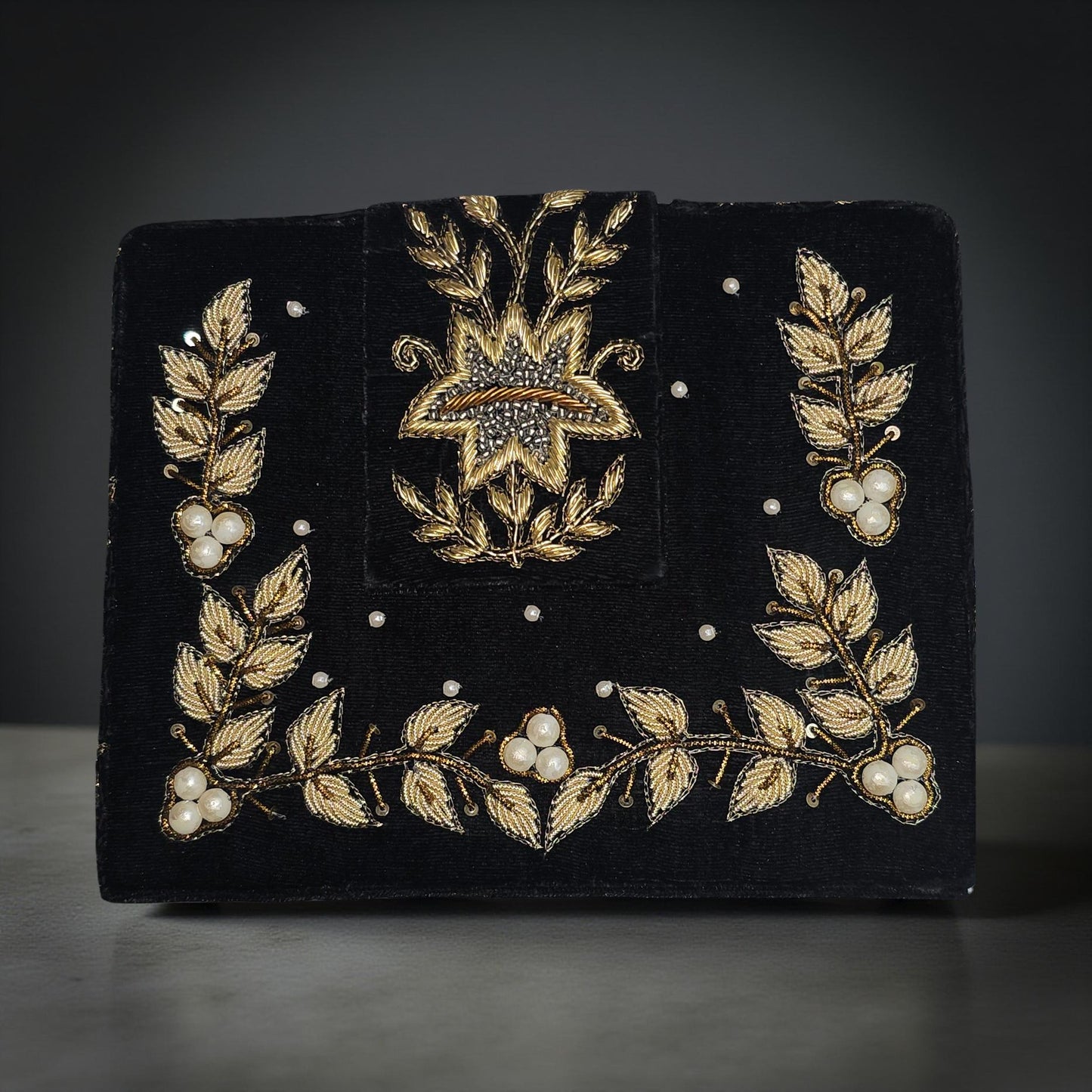 Party Wear Ladies Hand Clutch