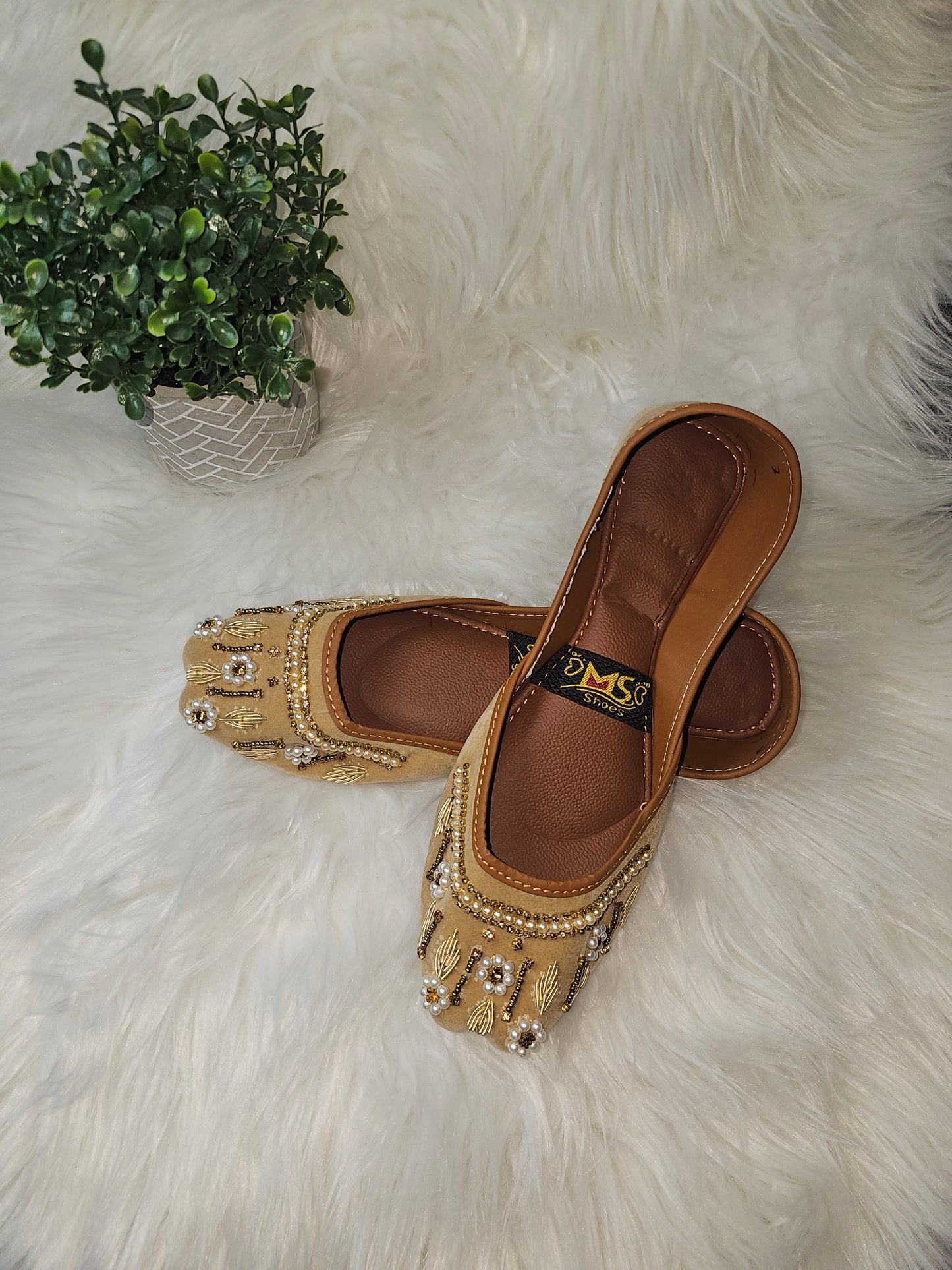 Premium Handmade Khussa – Soft Leather Traditional Shoes