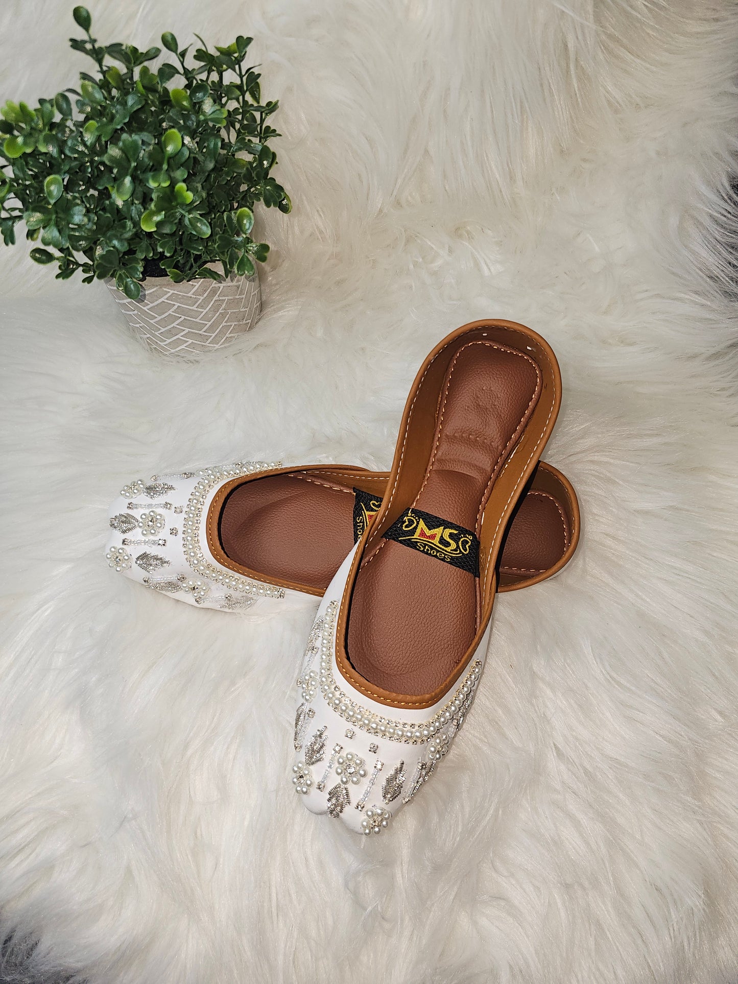 Premium Handmade Khussa – Soft Leather Traditional Shoes