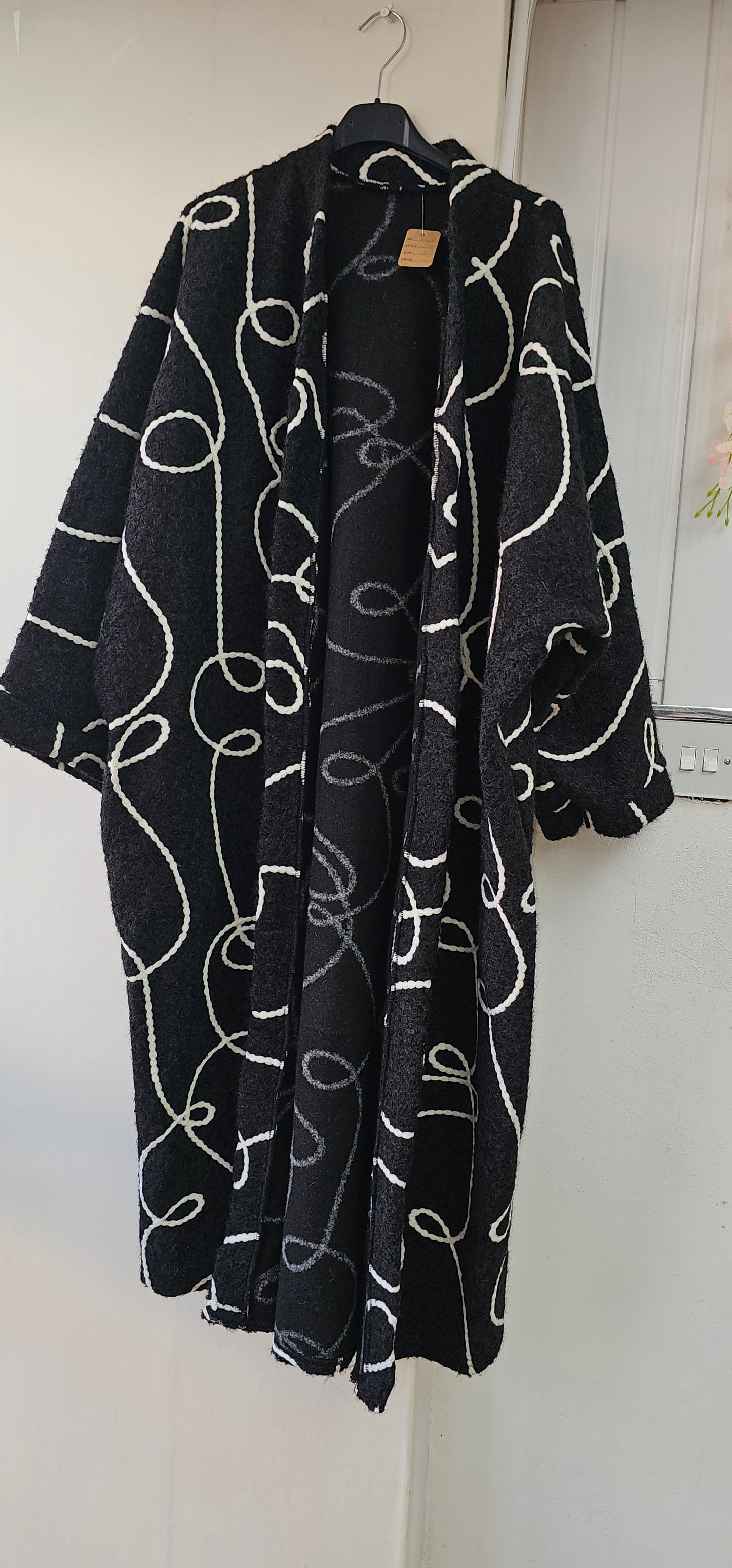 New Embroidered Style Coatigan Style Jacket Perfect for Autumn and Winter Womenswear