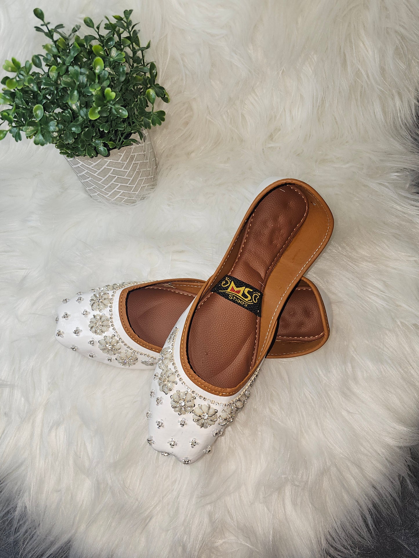 Premium Handmade Khussa – Soft Leather Traditional Shoes