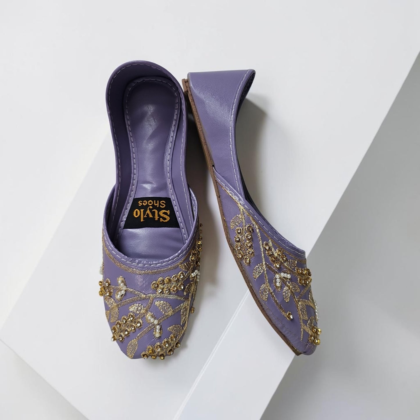 Elegant Women’s Traditional Khussa – Comfortable & Stylish