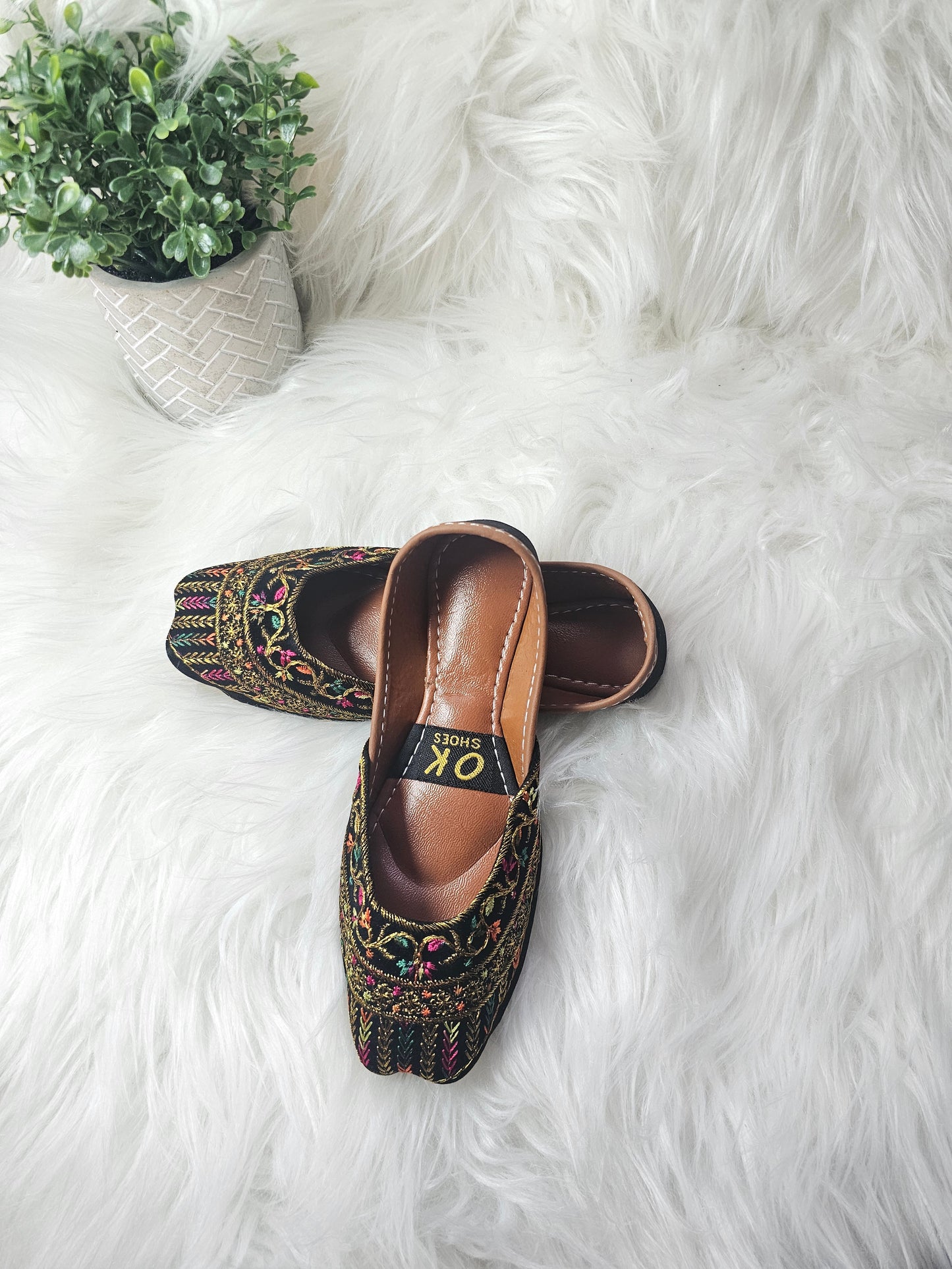 Beautiful Fatiisa's Children Khussa