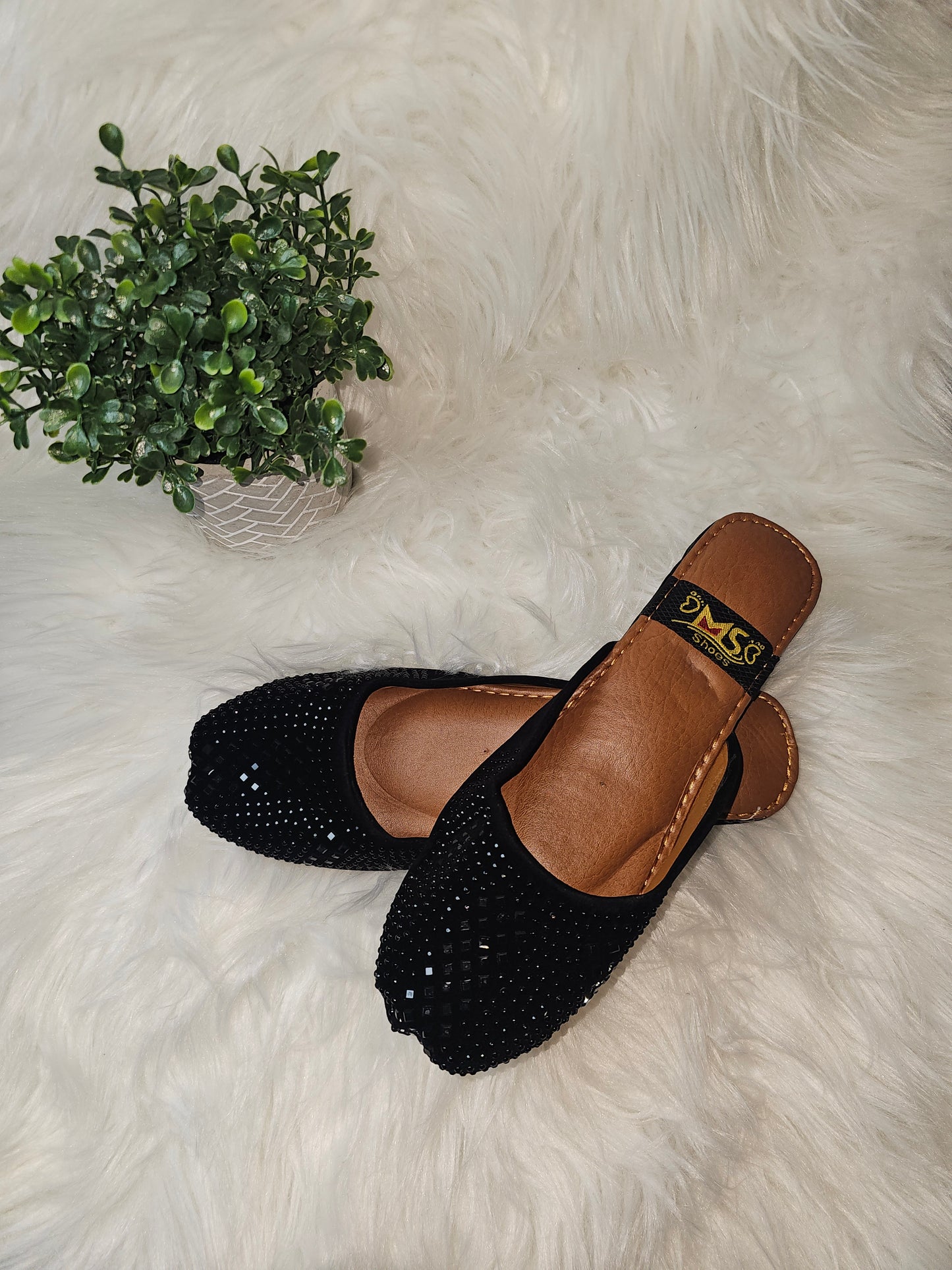 Premium Handmade Khussa – Soft Leather Traditional Shoes