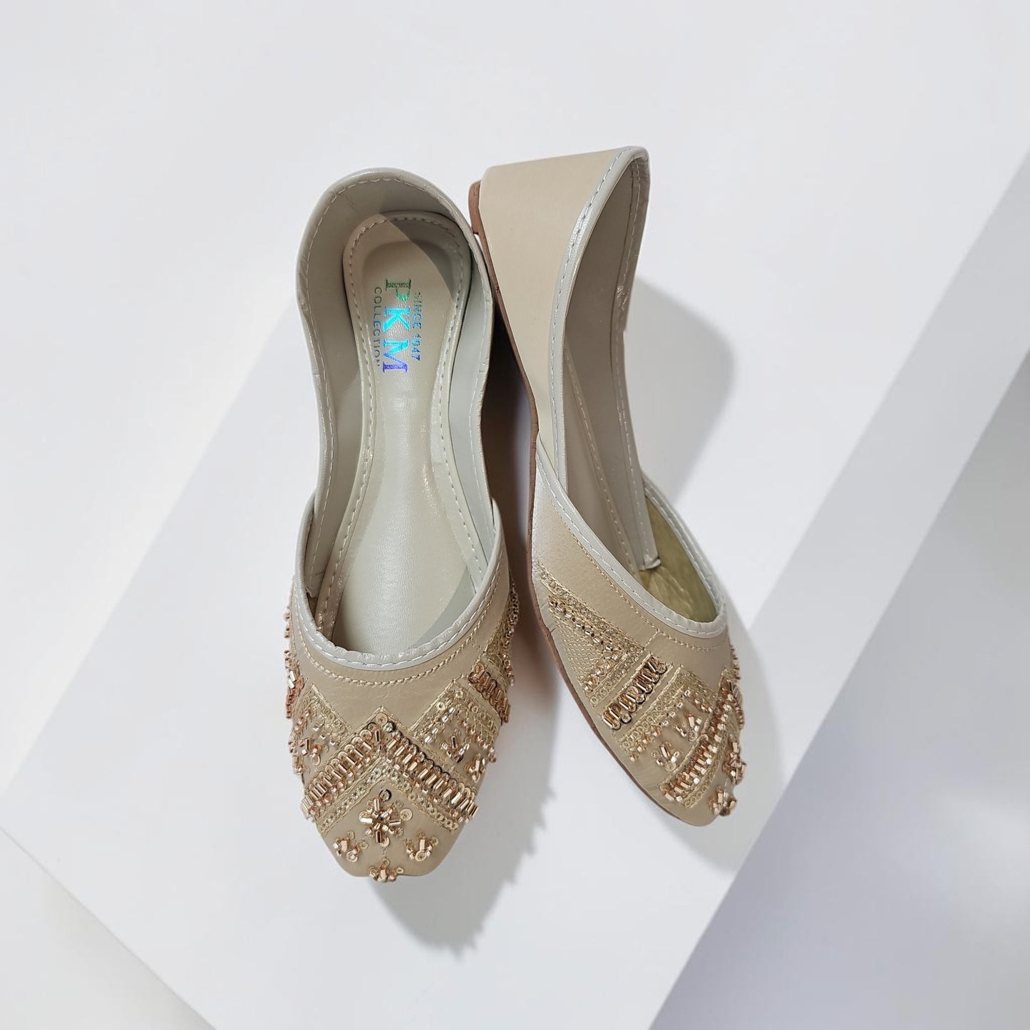 Elegant Women’s Traditional Khussa – Comfortable & Stylish