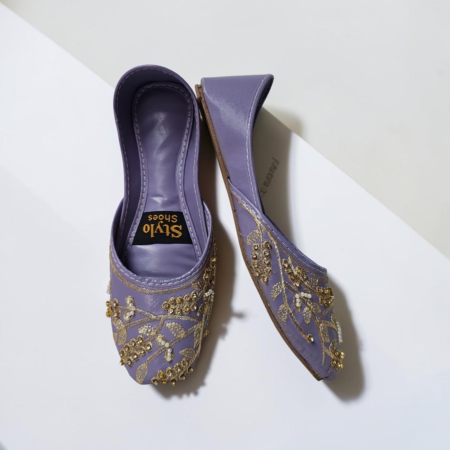 Elegant Women’s Traditional Khussa – Comfortable & Stylish
