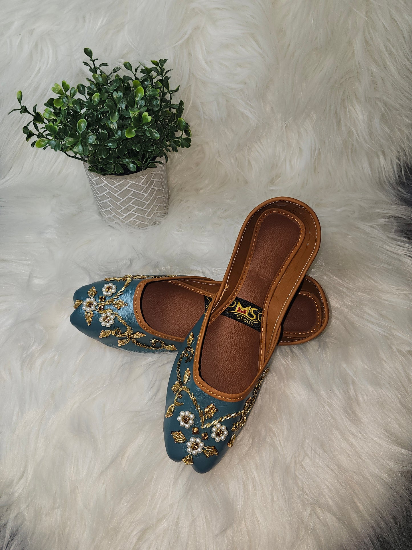 Premium Handmade Khussa – Soft Leather Traditional Shoes