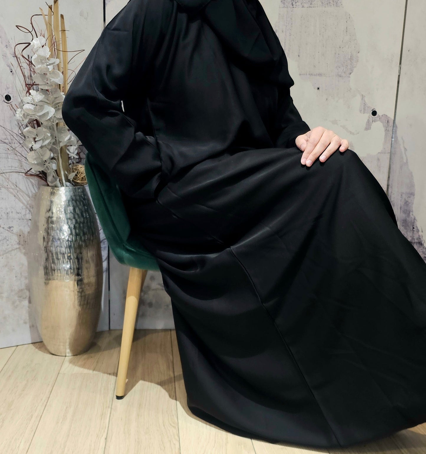 Fatiisa Nida Closed Abaya With Pocket