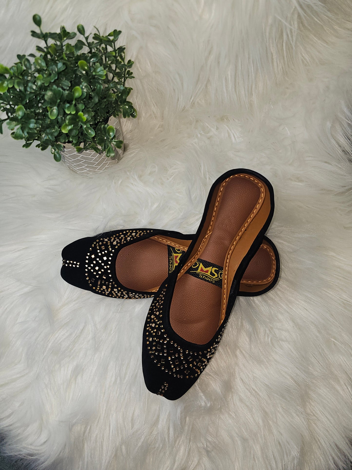 Premium Handmade Khussa – Soft Leather Traditional Shoes