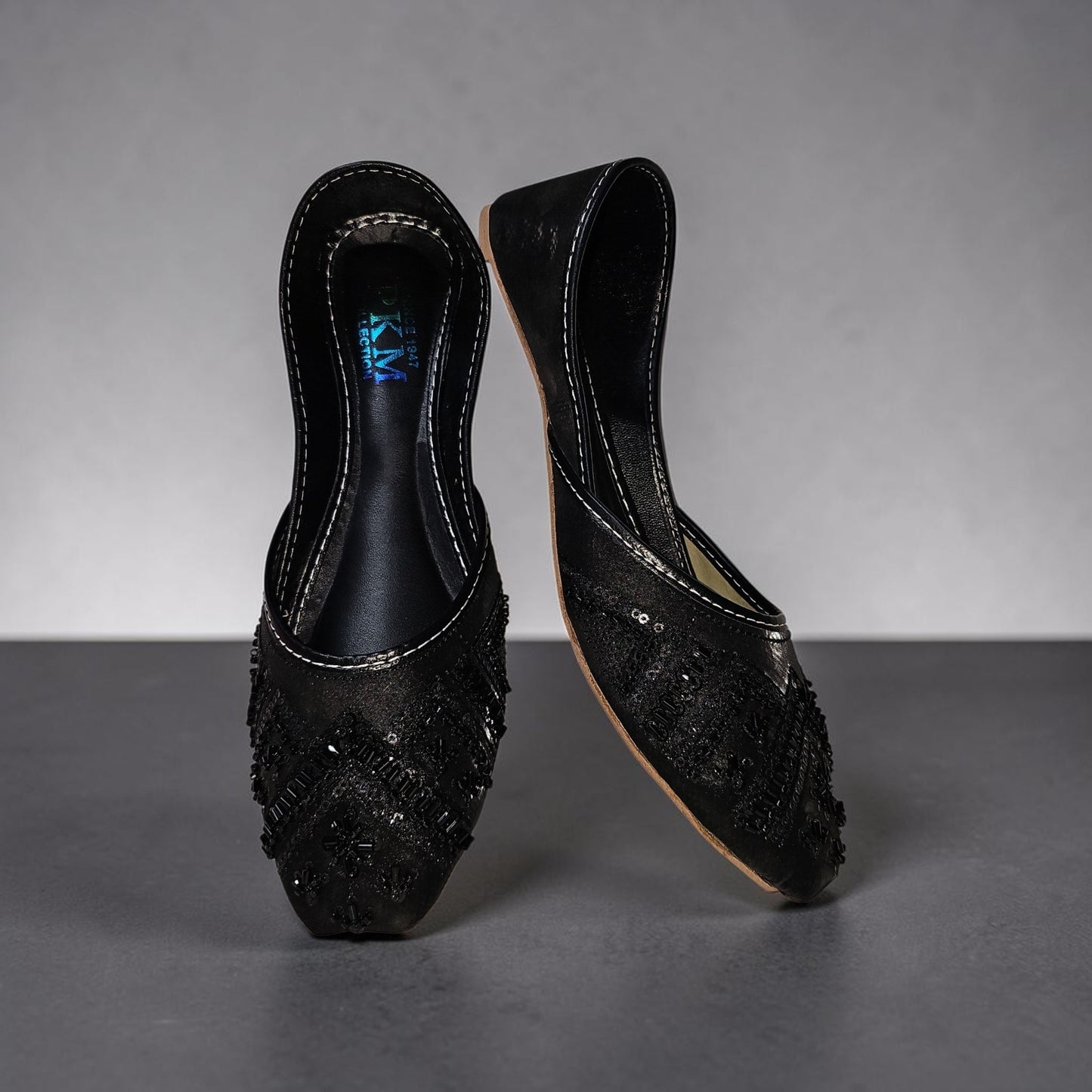 Elegant Women’s Traditional Khussa – Comfortable & Stylish
