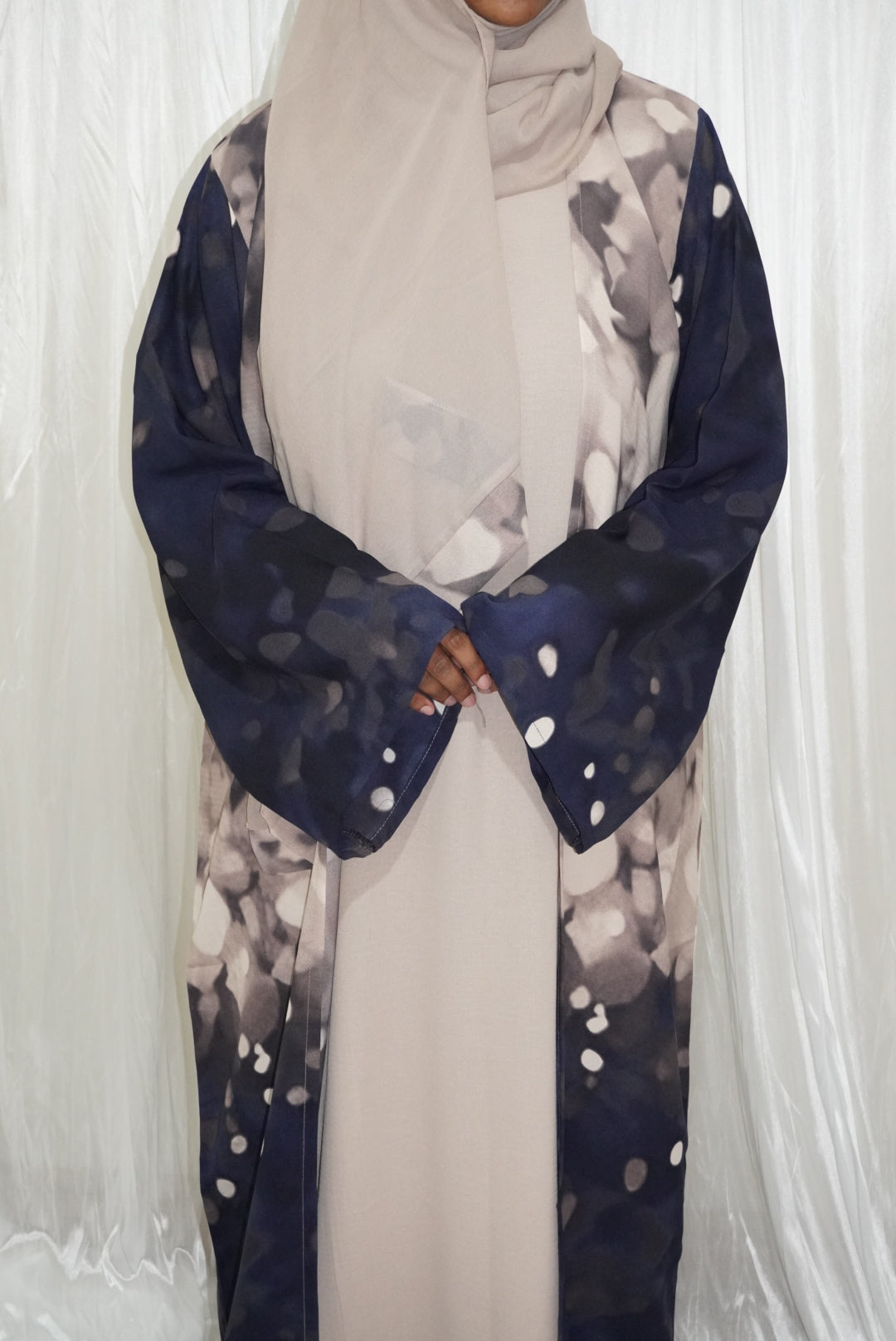 Fatiisa Two-Tone Abaya Set with Matching Scarf & Slip