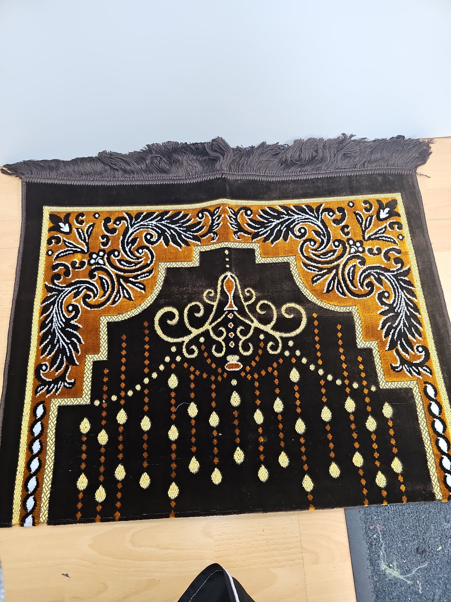 Classic Islamic Prayer Mat - Rug Janamaz 9 Designs Unisex Soft Durable Style Comfortable Travel Friendly