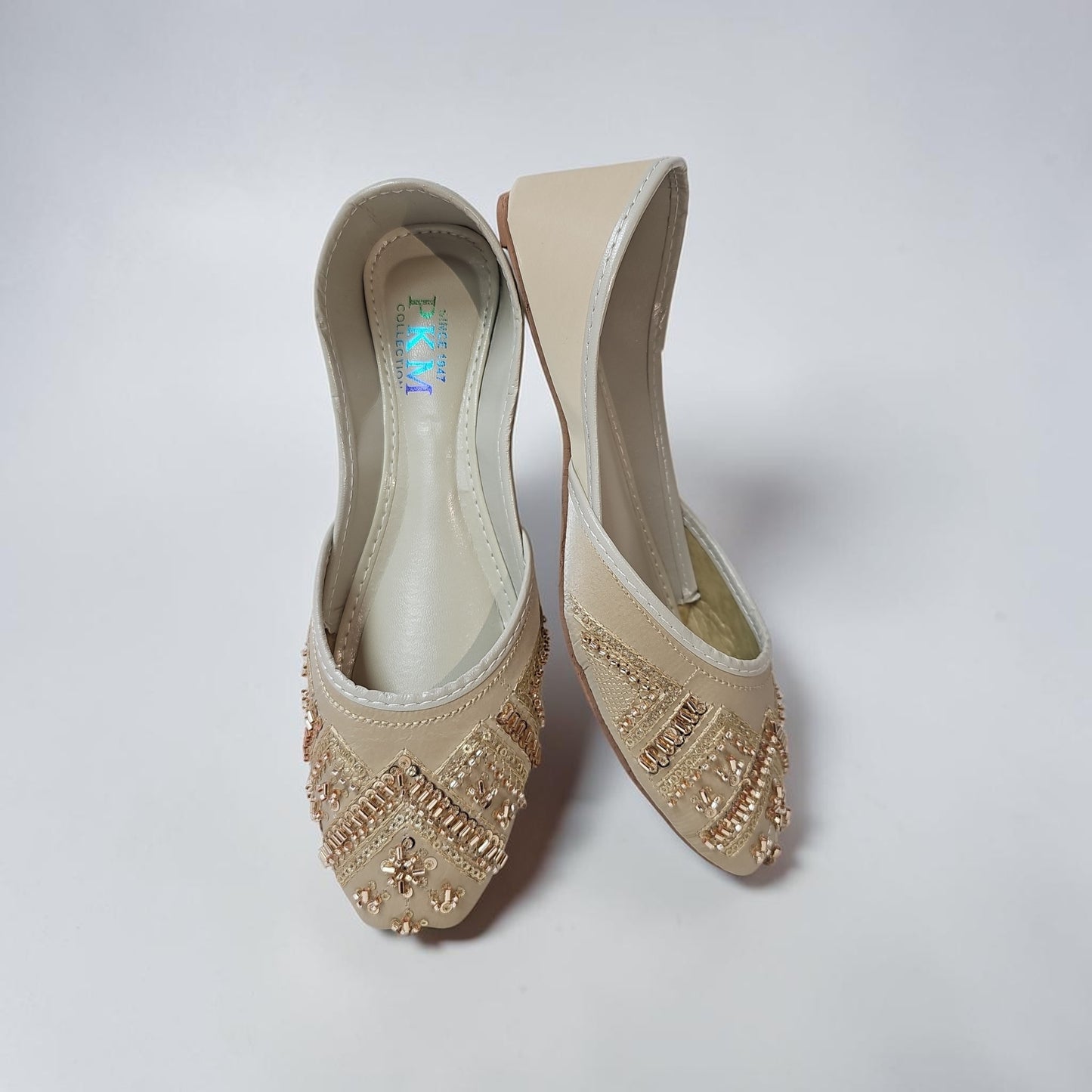 Elegant Women’s Traditional Khussa – Comfortable & Stylish
