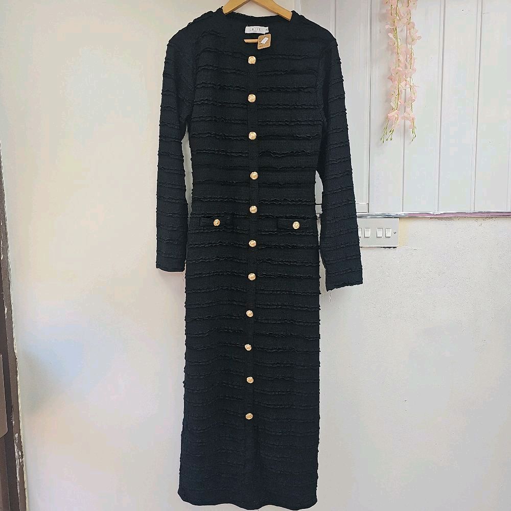 Elegant Long Sleeve Maxi Dress – Plain Fitted Design, Lightweight Fabric, Stylish & Comfortable