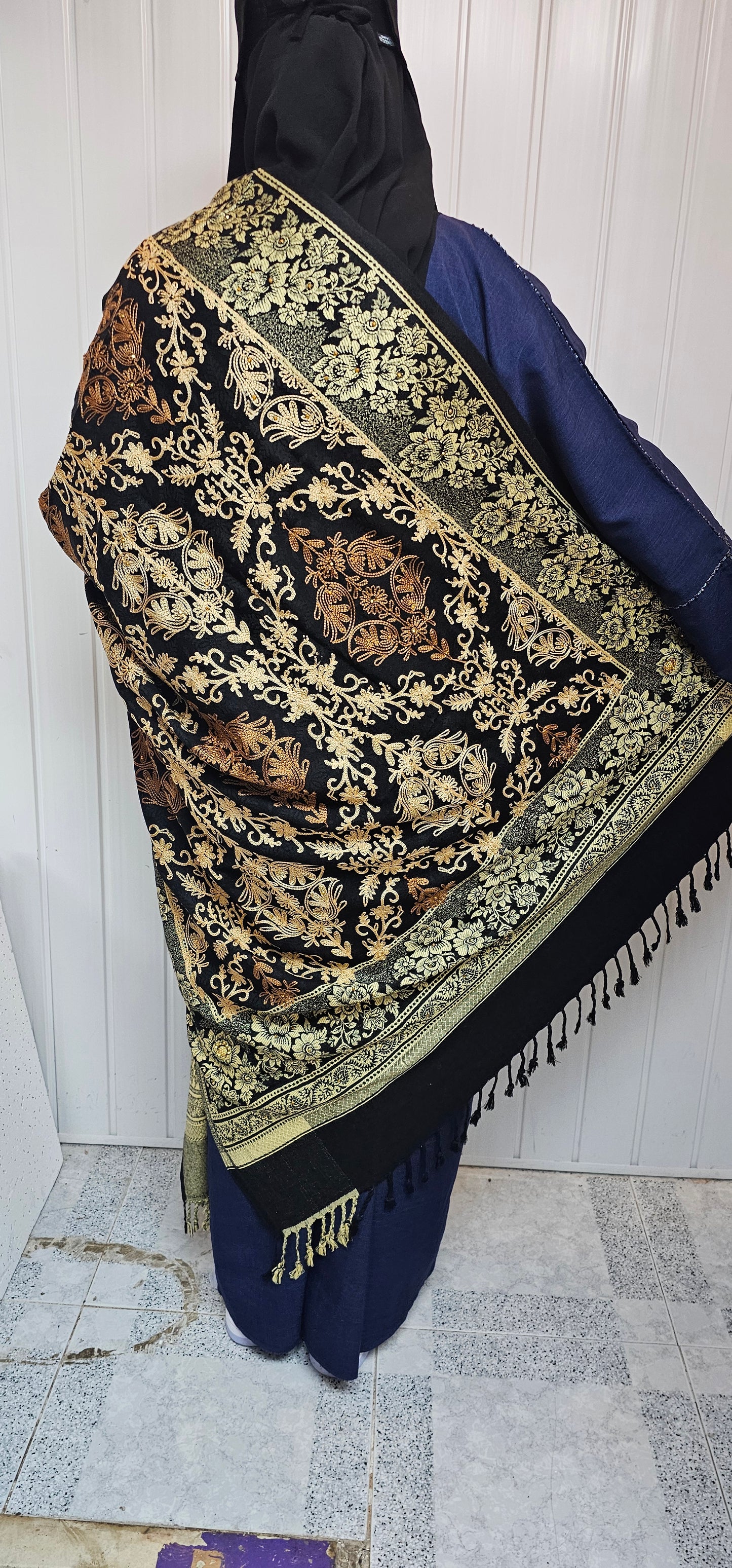Premium Kashmiri Shawl – 215cm x 10cm