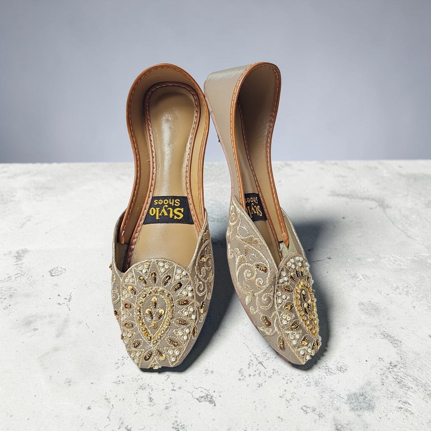Elegant Women’s Traditional Khussa – Comfortable & Stylish